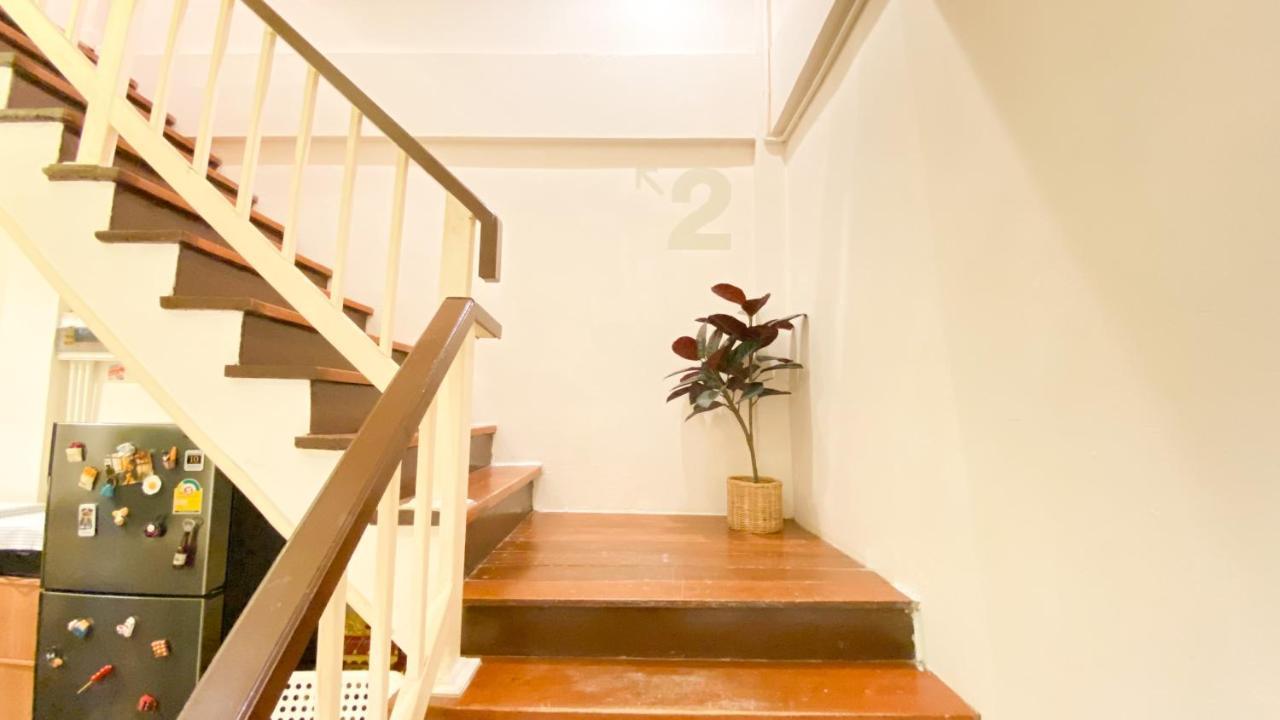 Ben&Pooh Hostel Bangkok Exterior photo